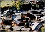 the roofs of Dumje (71K)   